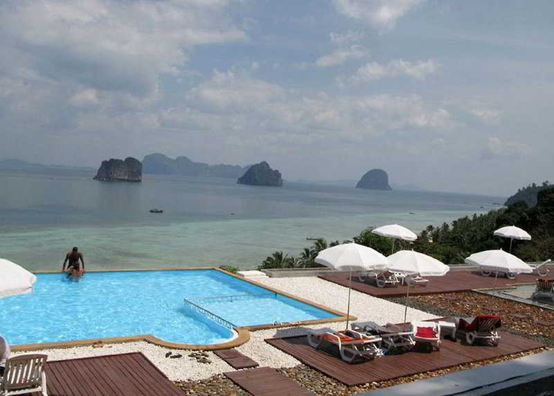 Koh Ngai Cliff Beach Resort Exterior photo